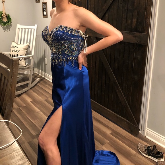 💙💙host pick💙💙Gorgeous prom dress!! - Picture 3 of 9